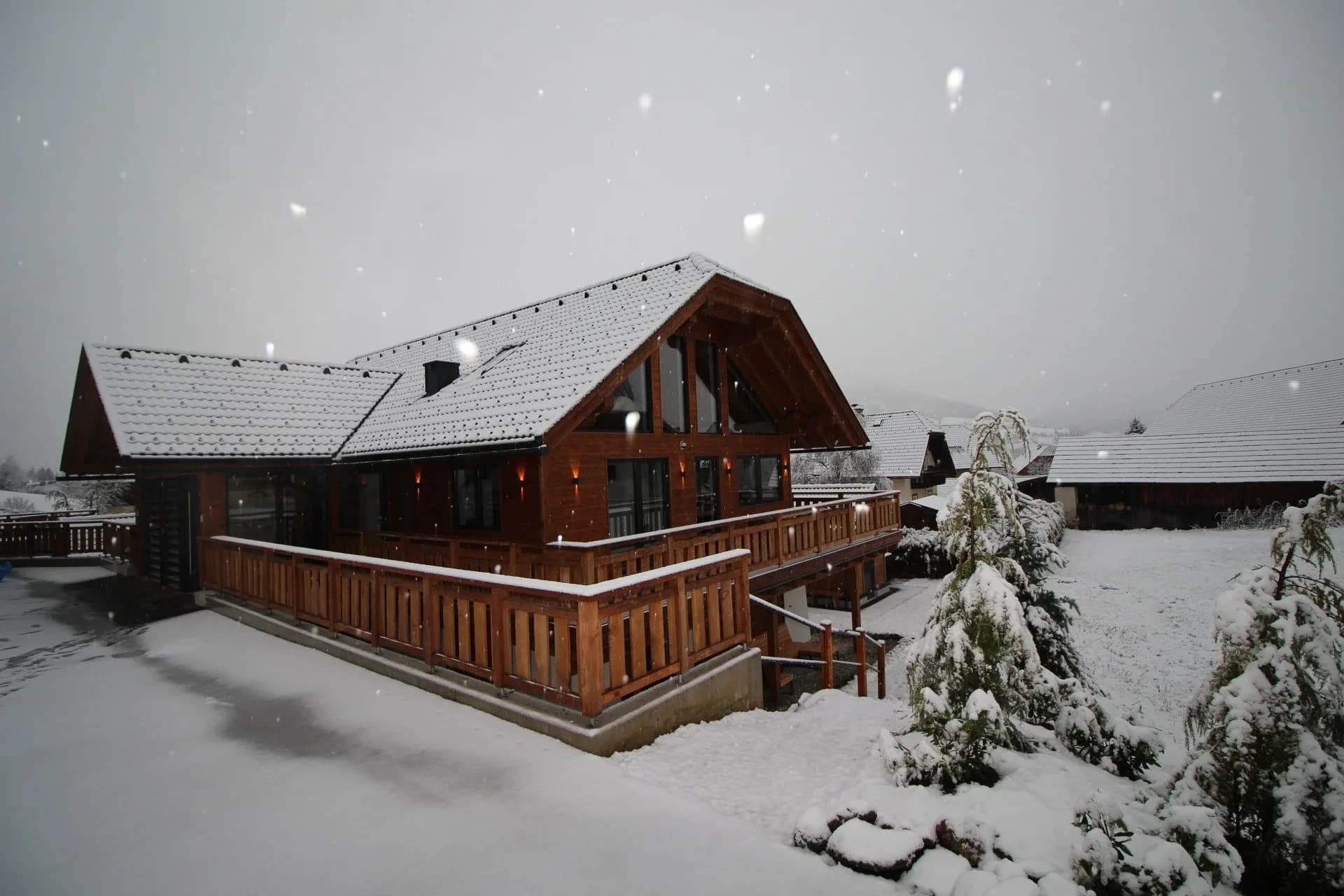 Schneefall bei den Chalets